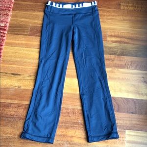 Lululemon Navy cropped pants- size 4
